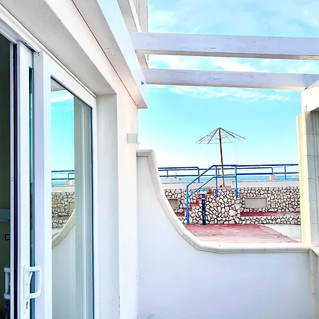 לינה וארוחת בוקר Gemini Luxury פסקיצ'י