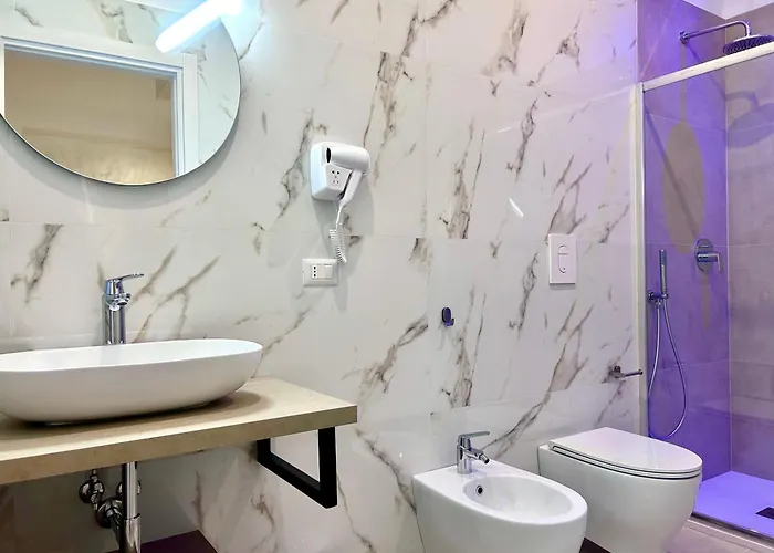 לינה וארוחת בוקר Gemini Luxury פסקיצ'י
